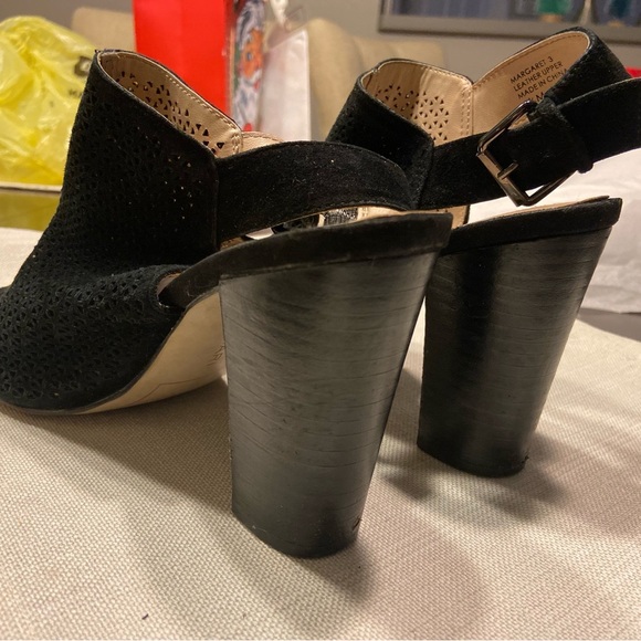 Tahari open beep toe shoes - Picture 16 of 16